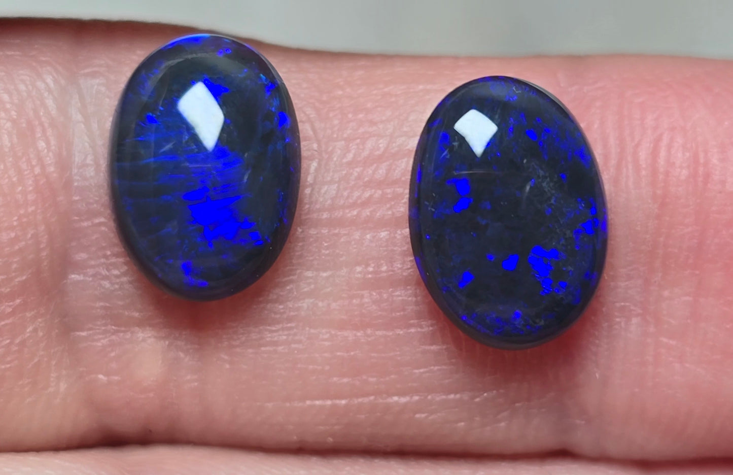 AUSTRALIAN OPAL PAIR 3.42 CARATS