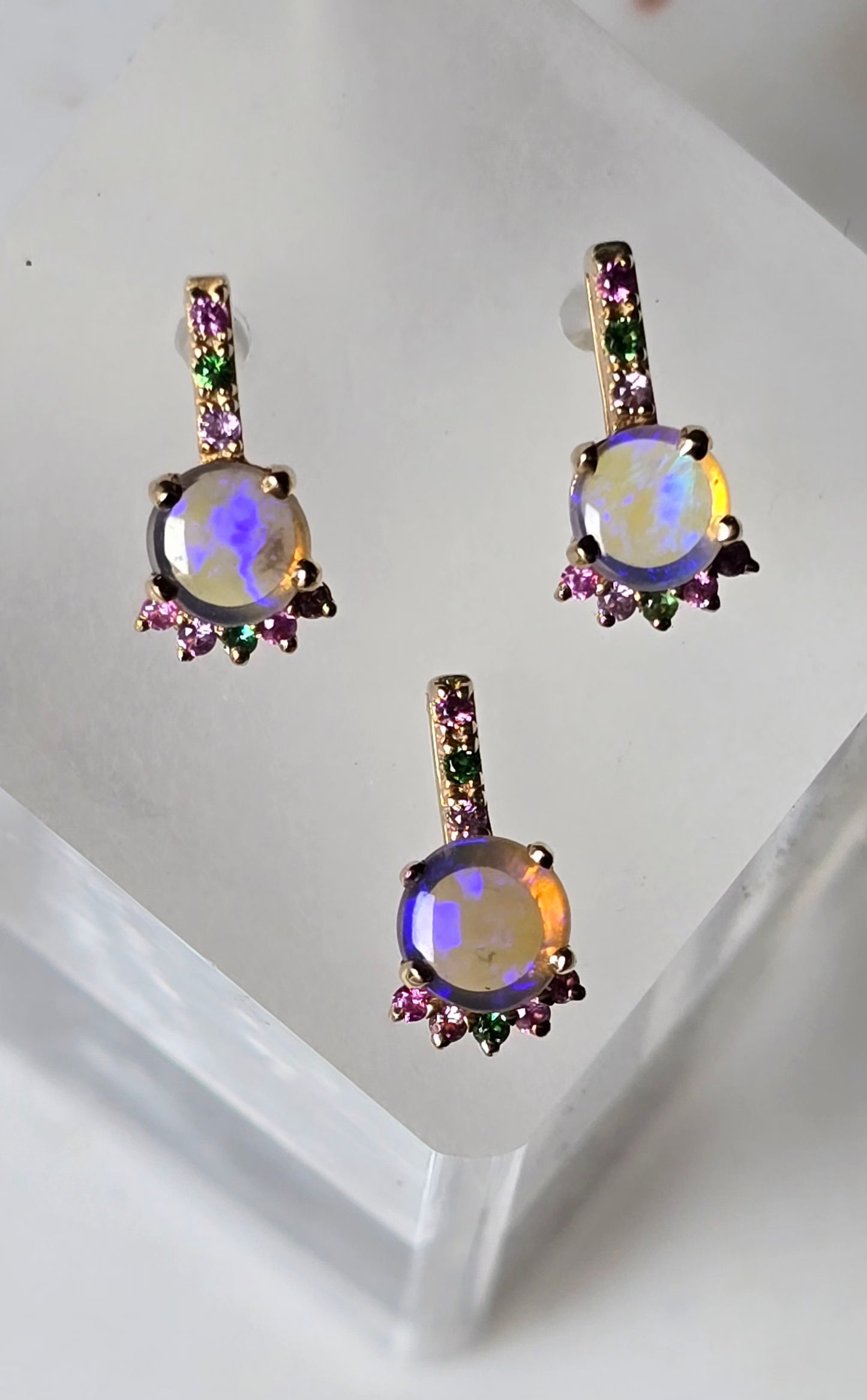 Petit Pendant and Earrings Set Crystal Opal 14K Yellow Gold