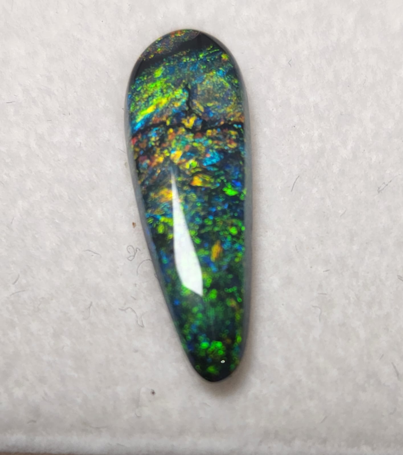 EXQUISITE BLACK OPAL STONE FROM LIGHTNING RIDGE