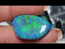 Load and play video in Gallery viewer, SOLD !!!!COLECTORS QUALITY AUSTRALIAN OPAL GEM

