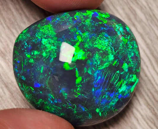 INVESTMENT TOP GEM 28.15 CARATS.