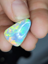 Load image into Gallery viewer, WHOOPING 16 CARATS CRYSTAL OPAL
